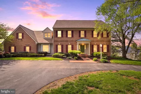 1120 Brookway Dr, York, PA 17403