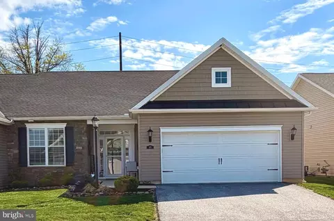 415 Hawthorn Ln #3, Hanover, PA 17331