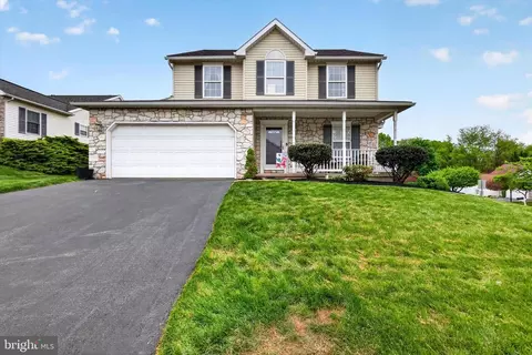 624 Bartlett Dr, Dallastown, PA 17313