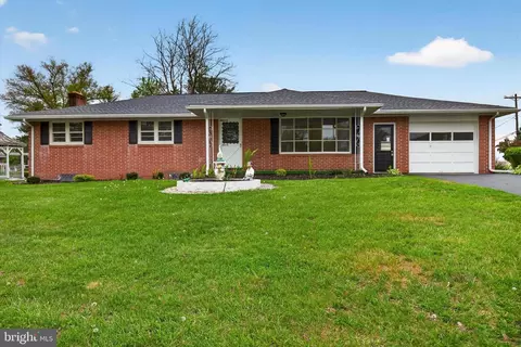 2360 Redwood Rd, York, PA 17408