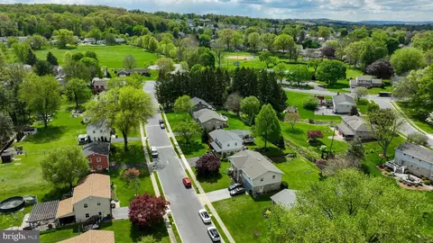 View/Area - 3340 Cranmere Ln, York, PA 17402 photo 3 of 3