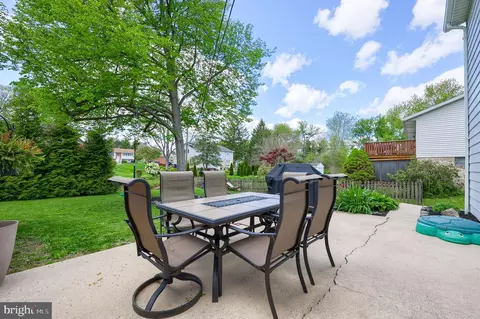 Exterior - 3340 Cranmere Ln, York, PA 17402 photo 4 of 9
