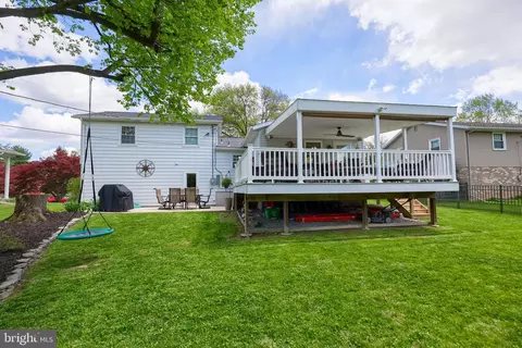 Exterior - 3340 Cranmere Ln, York, PA 17402 photo 6 of 9