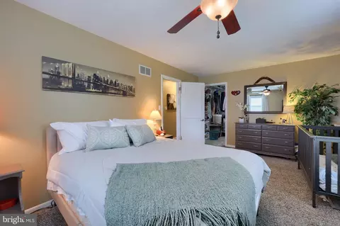 Bedroom - 3340 Cranmere Ln, York, PA 17402 photo 2 of 5