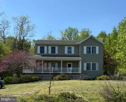 5 W Greenhouse Rd, Dillsburg, PA 17019