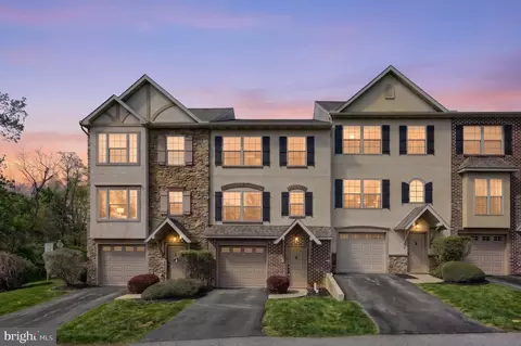 110 Valley Dr #110, Red Lion, PA 17356