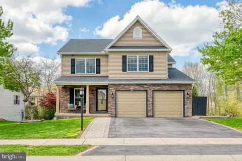 120 Lakeside Dr, Lewisberry, PA 17339