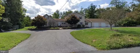 521 Brenneman Dr, Lewisberry, PA 17339