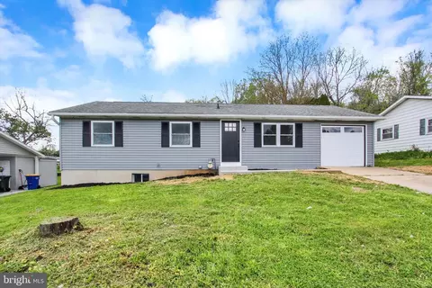 230 Canary Cir, York, PA 17404