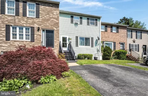 167 White Dogwood Dr, Etters, PA 17319