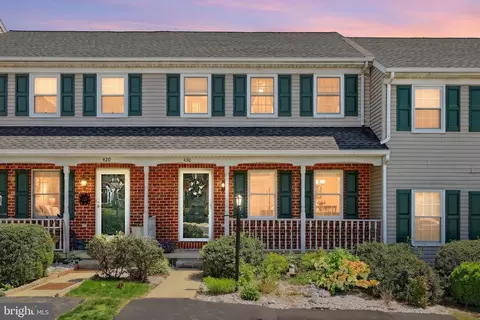 430 Peppermill Ln, York, PA 17404