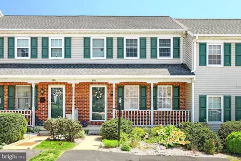 430 Peppermill Ln, York, PA 17404