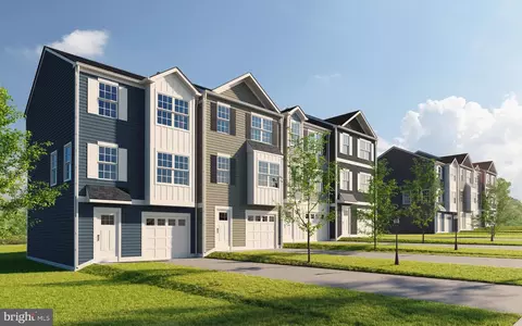 418 Bradford Dr #68, Red Lion, PA 17356