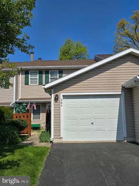 305 Stonegate Rd, York, PA 17408