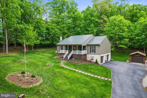 4442 Sunny Slope Rd, Glen Rock, PA 17327