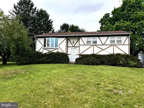 42 Mulberry Ct, Dover, PA 17315