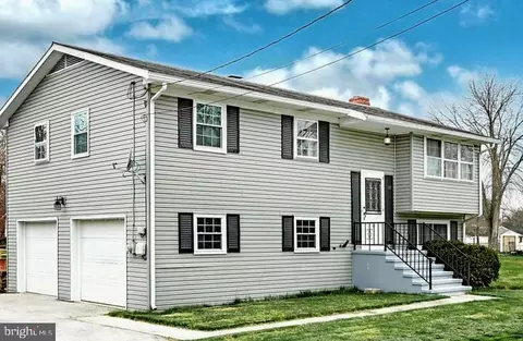 43 Scott St, Hanover, PA 17331