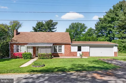 2398 Arlington St, York, PA 17402