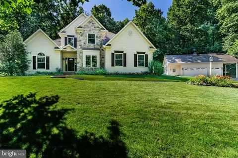 5995 Bull Rd, Dover, PA 17315
