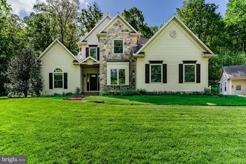 5995 Bull Rd, Dover, PA 17315