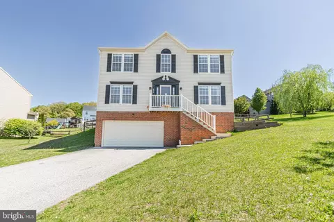 271 Courtney Ct, Spring Grove, PA 17362