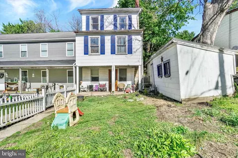 120 Church St, Glen Rock, PA 17327