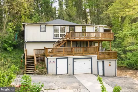 65 Pine Creek Ln, York, PA 17404