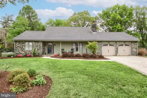 9 Kildore Ct, York, PA 17404