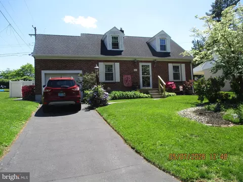 45 Ridgeway Dr, York, PA 17404