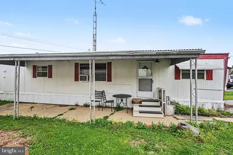 509 Middleview Dr, York, PA 17402