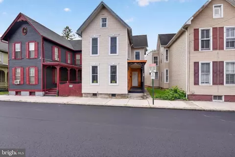 125 E Chestnut St, Hanover, PA 17331