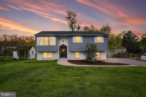 90 Sugar Maple Dr, Etters, PA 17319