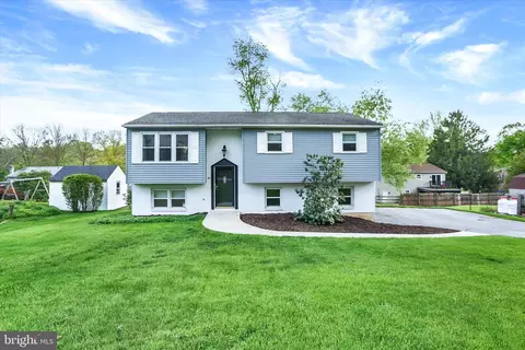 90 Sugar Maple Dr, Etters, PA 17319
