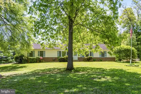 6254 Hickory Rd, Stewartstown, PA 17363