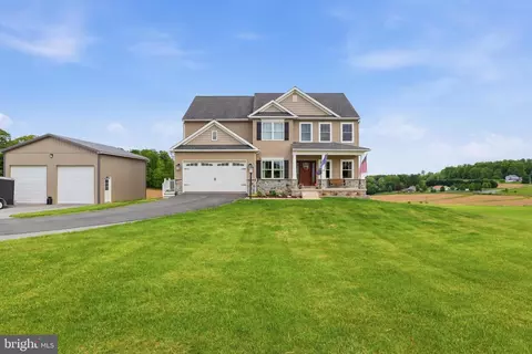 6792 Hickory Rd, Stewartstown, PA 17363