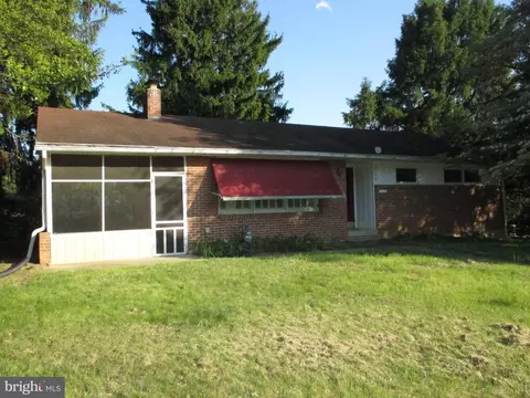 1748 San Gabriel Dr, York, PA 17406