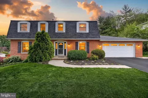 805 Cortleigh Dr, York, PA 17402