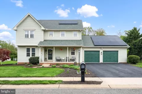 132 White Fence Ln, York, PA 17408