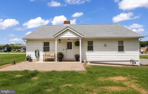 6 S Grant Rd, Thomasville, PA 17364