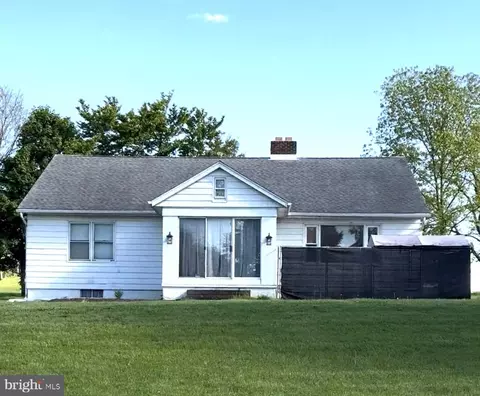 6 S Grant Rd, Thomasville, PA 17364