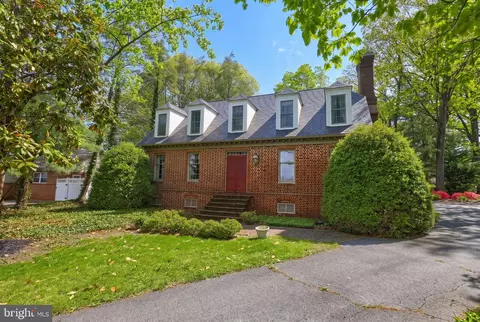 705 Jefferson Ln, Red Lion, PA 17356