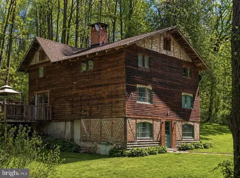 11649 Smith Hollow Rd, Brogue, PA 17309