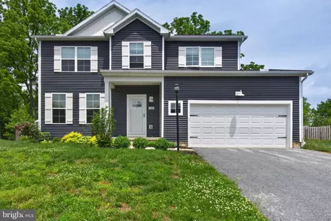 766 Weldon Dr, York, PA 17404