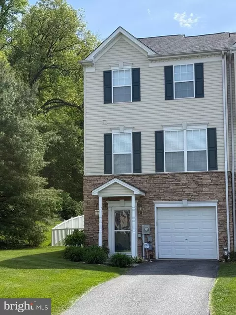 390 Bruaw Dr, York, PA 17406