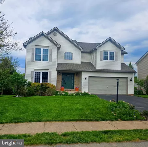 1451 Wheatfield Dr, York, PA 17408