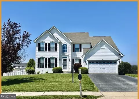 1987 Oak Hills Dr, Hanover, PA 17331