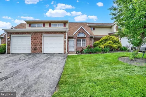 27 Jean Lo Way, York, PA 17406