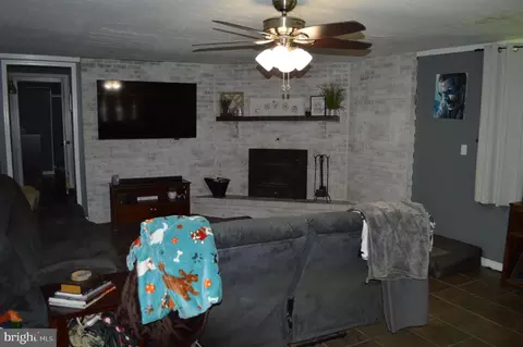 595 Wago Rd, Mount Wolf, PA 17347 photo 9