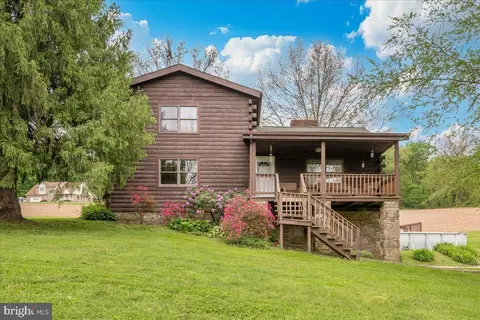 2635 Valley Rd, Seven Valleys, PA 17360