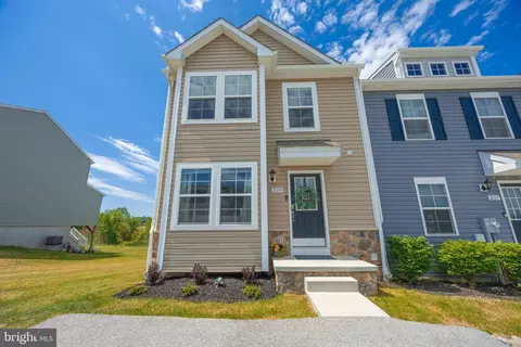 239 Homestead Dr, Hanover, PA 17331